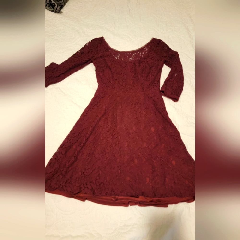 White house black market size 2